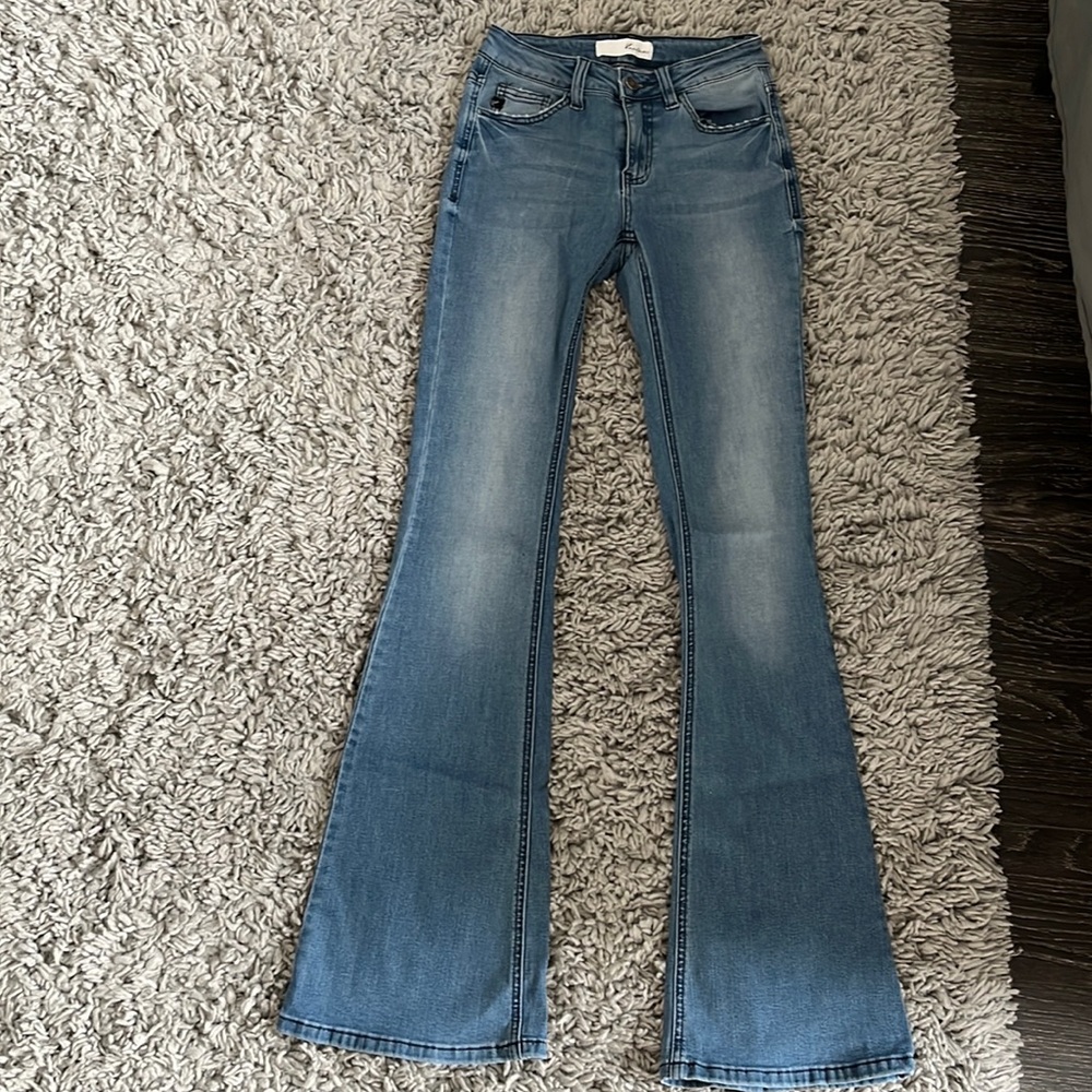 trendy jeans